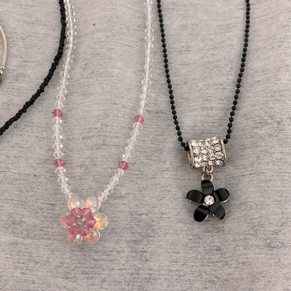 Lot: Beaded Necklaces & a bracelet - Picture 3 of 4